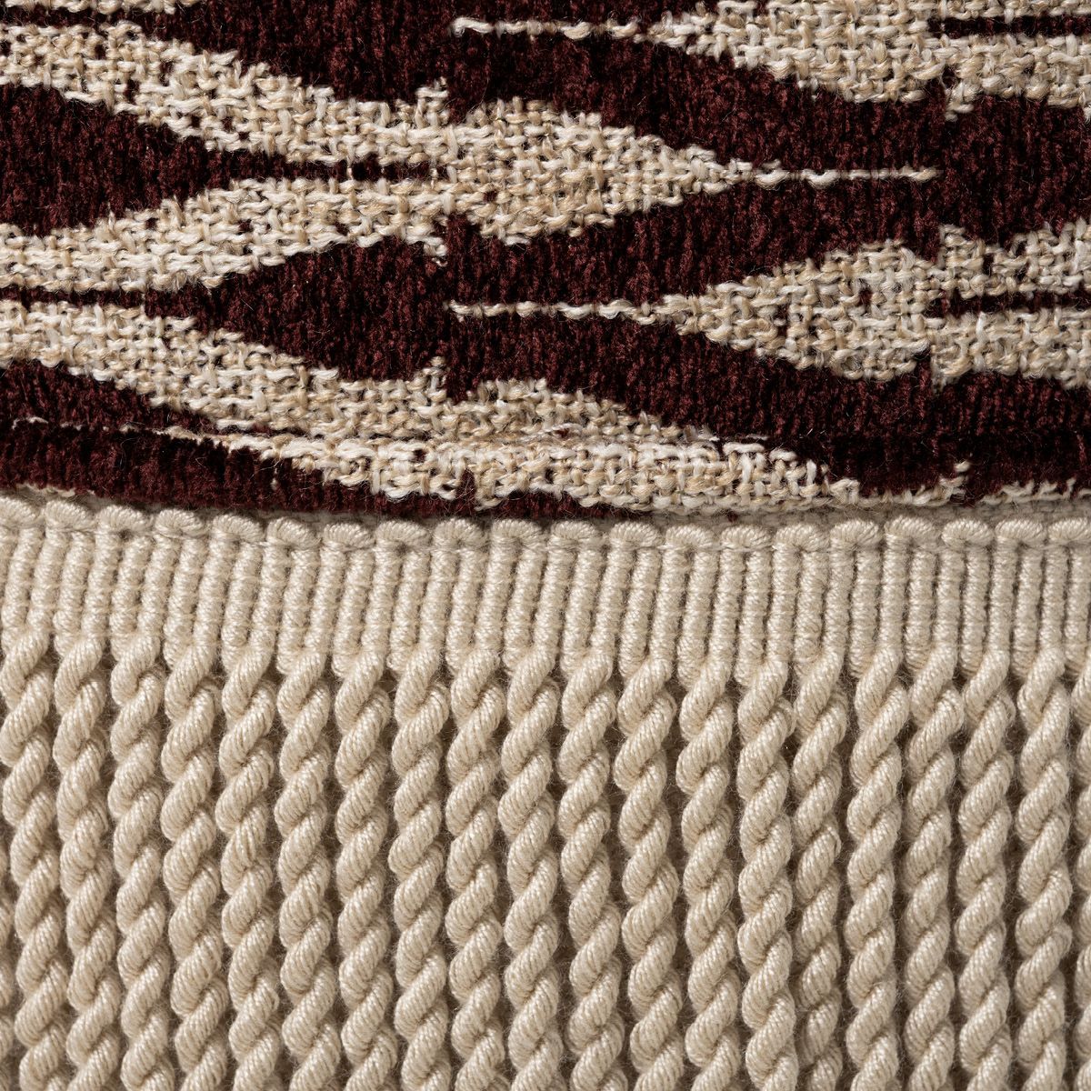 Nouvelle puff (ø43 h48) Floris 06 burgunder/beige, med frynser - bestillingsvare