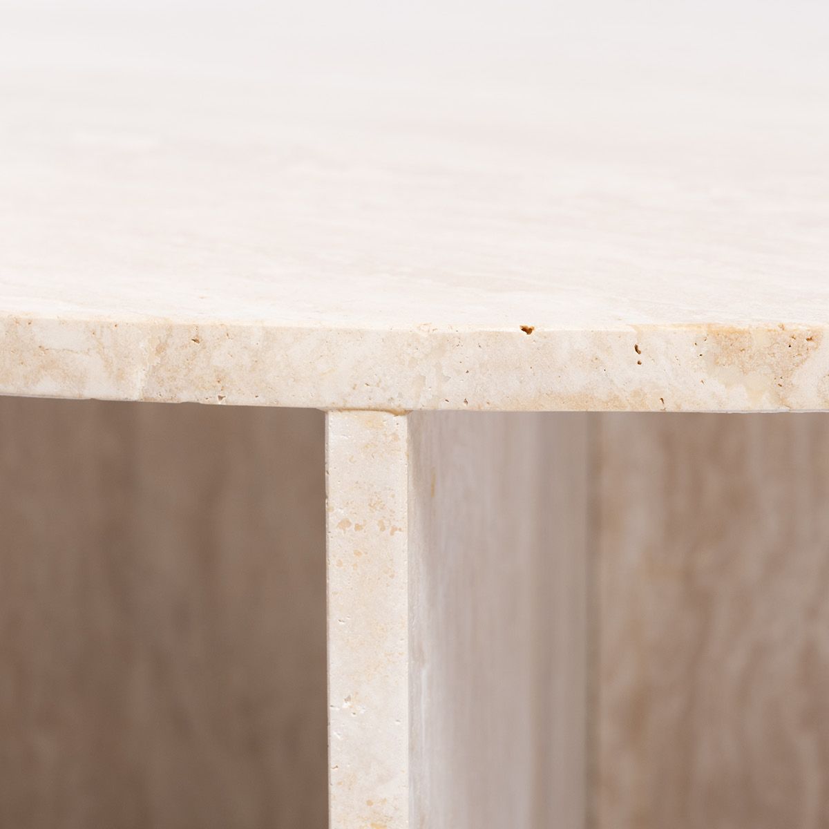Bottega Star rundt sidebord Travertine (beige ø45 h50)
