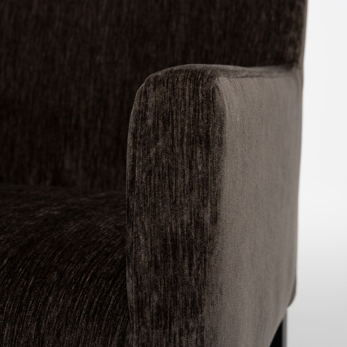 Bristol spisestol med armlene (Boston brun)