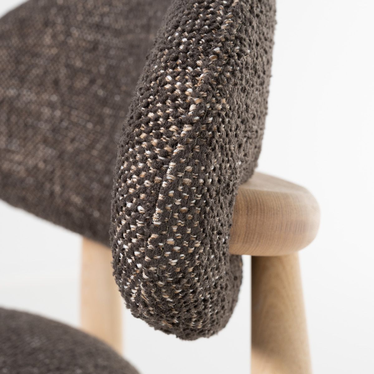 Malmø barstol heltre lys eik (stoff Lola mørk brun melert)